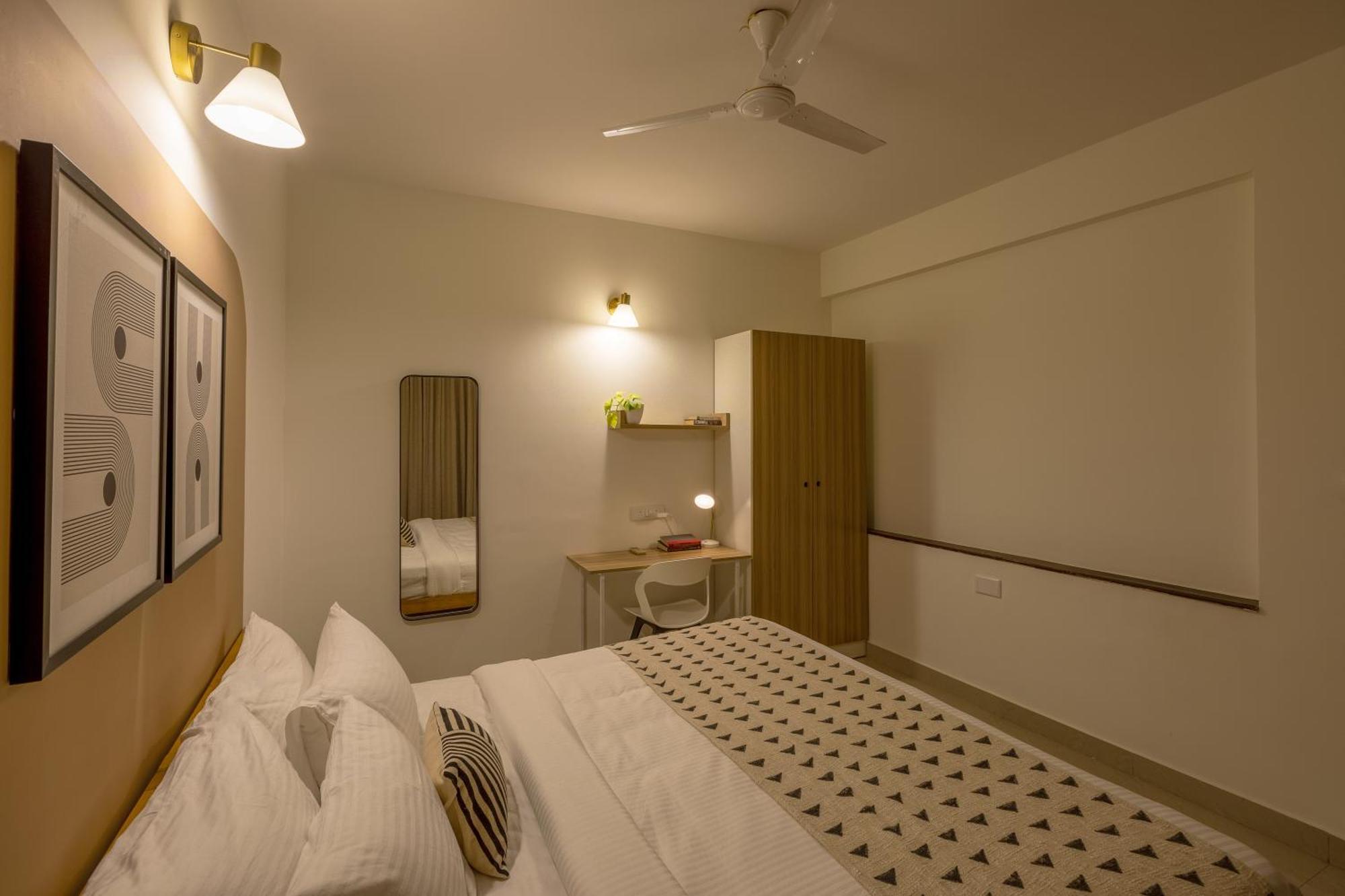 Olive Hotel Palace Road By Embassy Group Bangalore Exteriör bild
