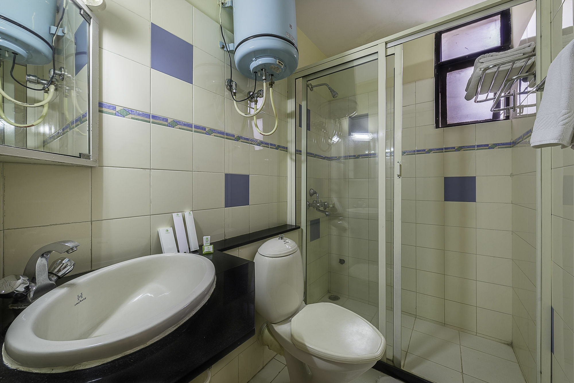Olive Hotel Palace Road By Embassy Group Bangalore Exteriör bild